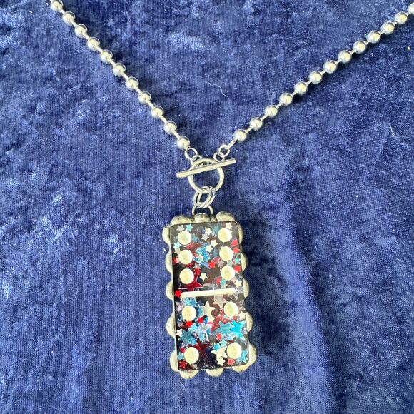 5/$25 Patriotic 10 Domino Necklace - Picture 3 of 8